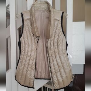 Calvin Klein Performance Down Vest szM light RmTan and Black EUC